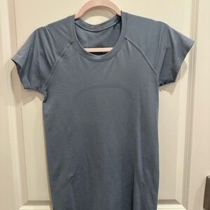 Lululemon swiftly shirt